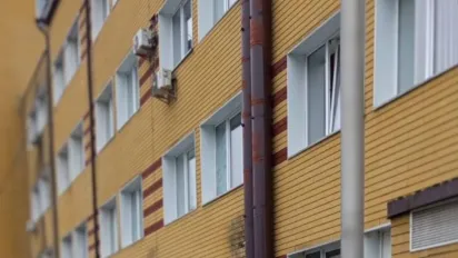 У Києві чоловік зістрибнув з шостого поверху, тікаючи від проходження ВЛК (ФОТО) - фото