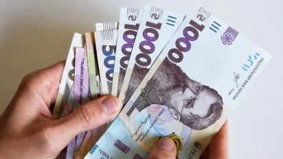 Кому та на скільки збільшать пенсії з 1 березня: якою буде індексація у 2025 році - фото