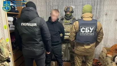 Зґвалтування та вимагання коштів у жінки у Хмельницькому: зловмисника взяли під варту - фото