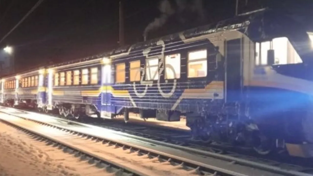 На Харківщині пасажирський потяг на смерть збив чоловіка 