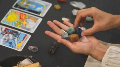 Гороскоп на 18 лютого 2025 року за картами Таро для всіх знаків Зодіаку - фото