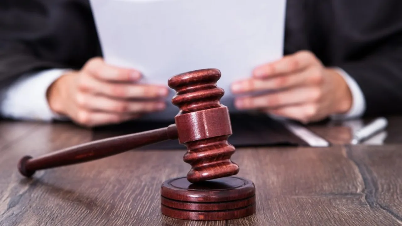 На Дніпропетровщині чоловік вбив 4-річну доньку: що вирішив суд 