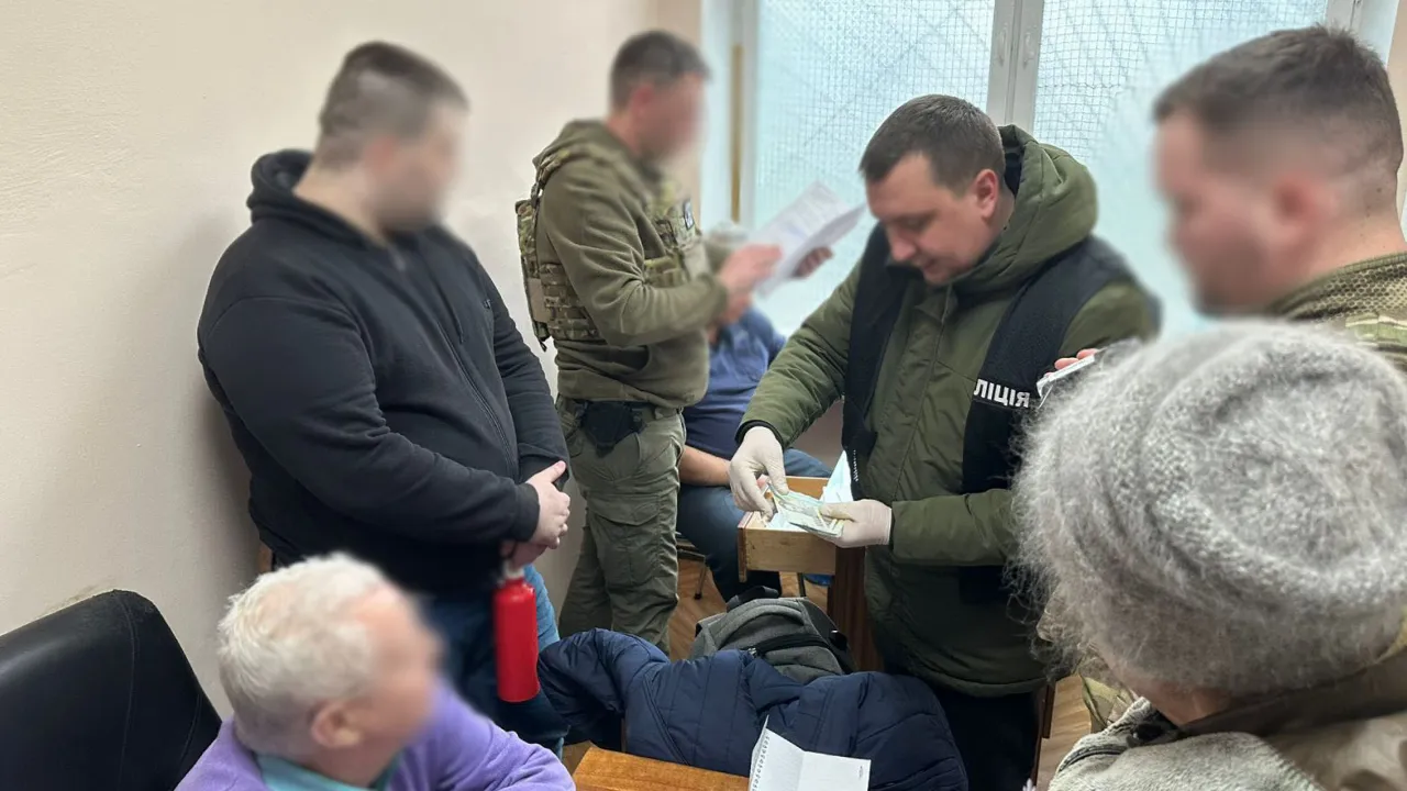 У Києві член ВЛК за 2000 доларів "малював" діагнози щодо непридатності до служби в зоні бойових дій 