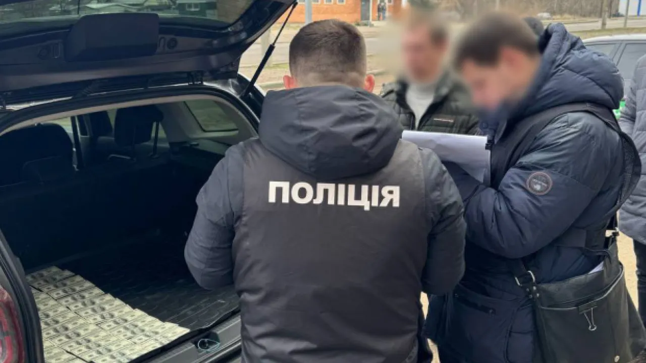 На Черкащині викрили лаборантку, яка за $7 тисяч обіцяла військовому допомогти з інвалідністю 