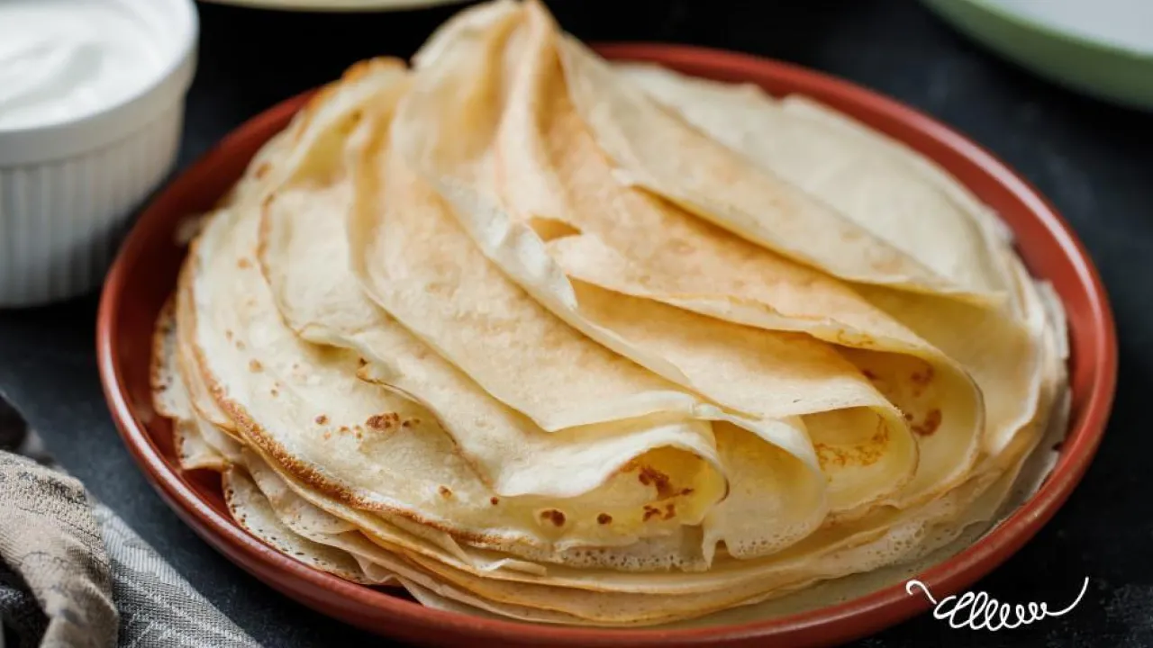 Ажурні тонкі млинці на окропі: ідеально навіть у піст 