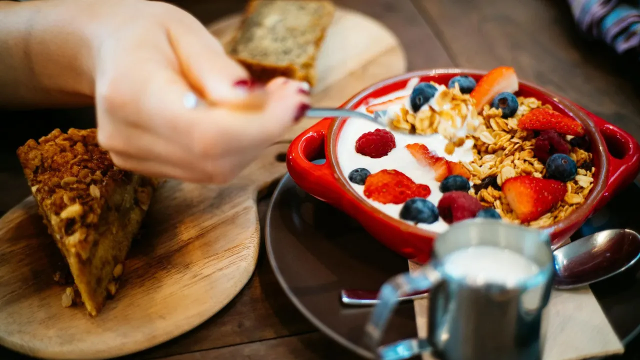 Названо 3 продукти, які допоможуть впоратися з печією 