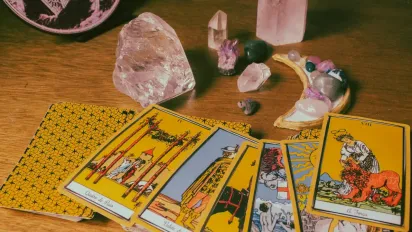 Гороскоп на 26 лютого 2025 року за картами Таро для всіх знаків Зодіаку - фото