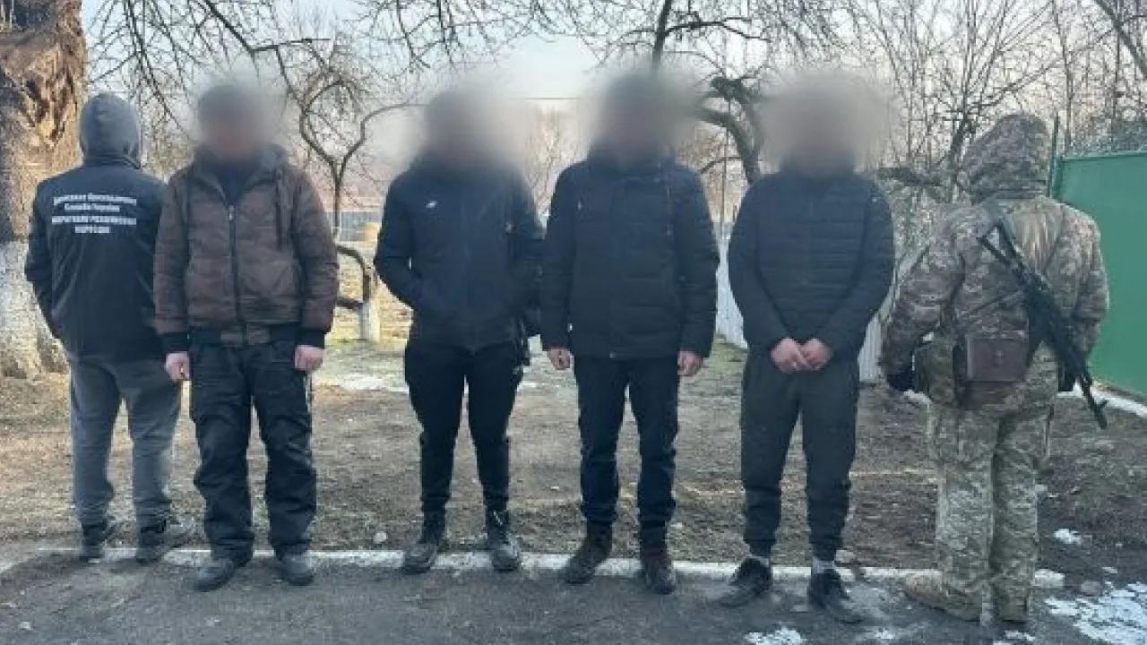 На Закарпатті 19-річний хлопець намагався переправити трьох чоловіків до Румунії 