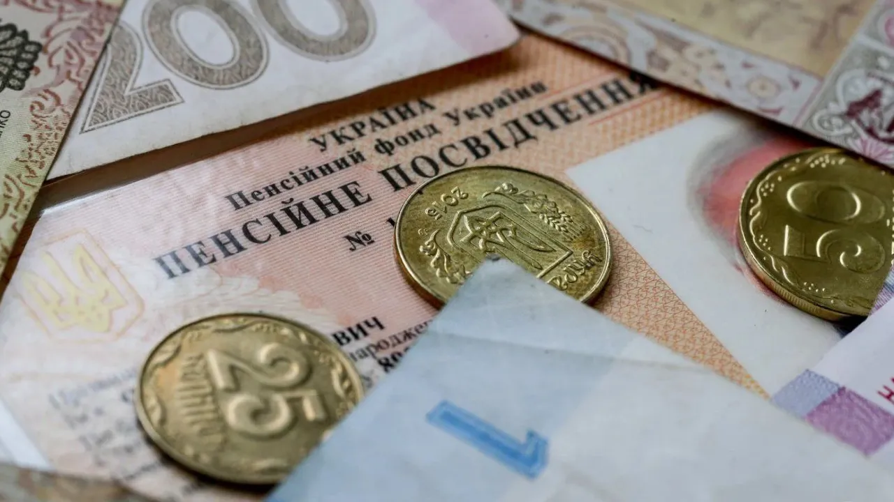 У Мінсоцполітики розповіли, коли підвищать пенсії працюючим пенсіонерам 