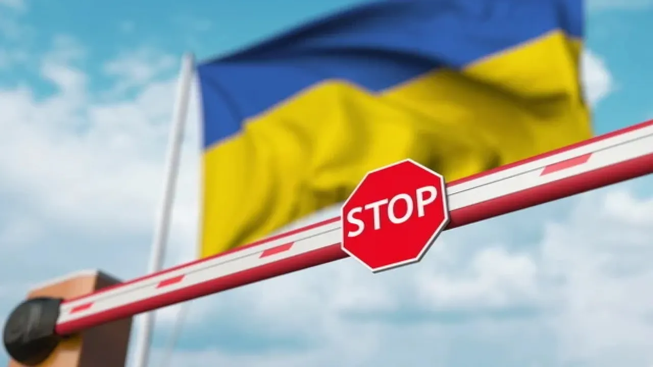 В Україні заборонять виїзд за кордон журналістам і митцям 