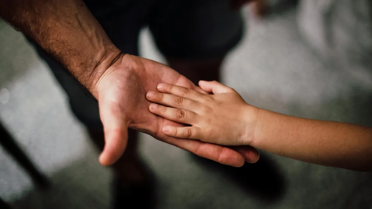 Як батьки повинні реагувати на істерику дитини: поради психологів 