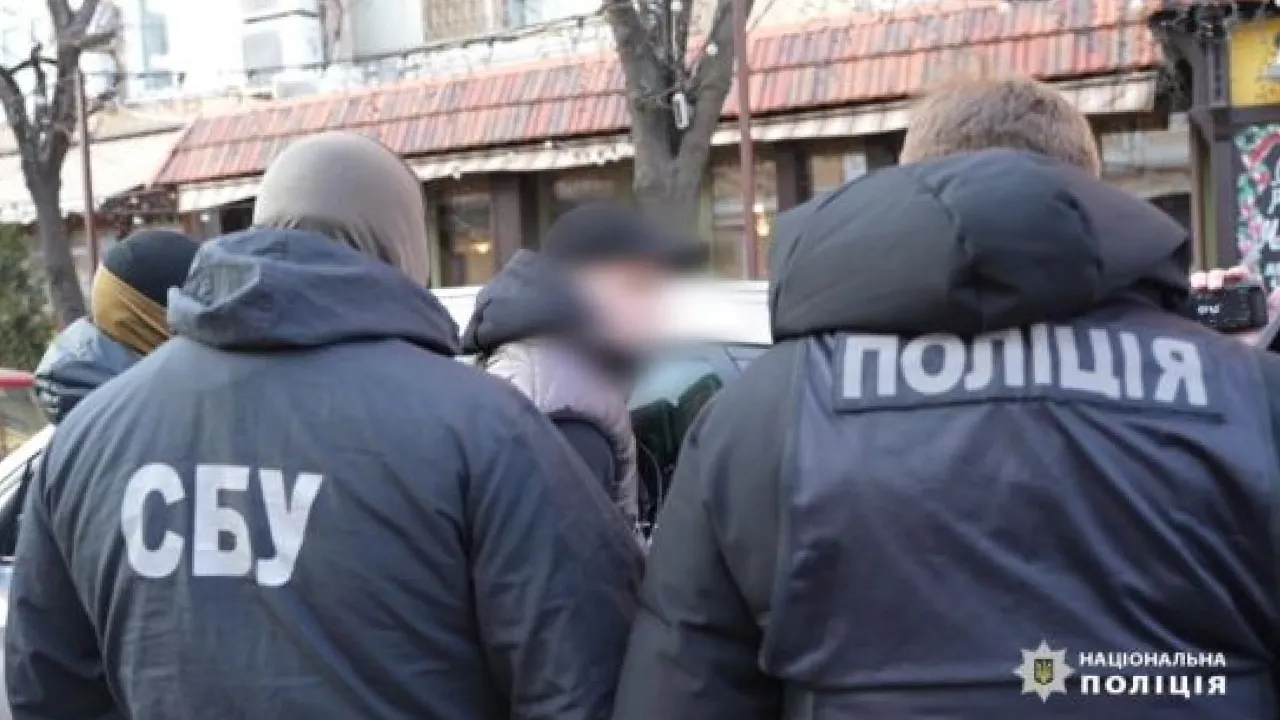 За гроші переводили бійців у тил: в Одесі затримано двох військовослужбовців 