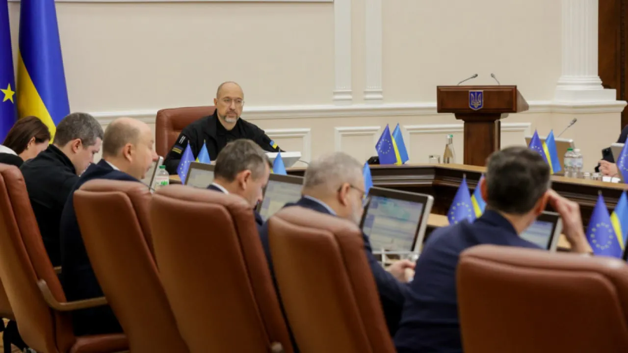 Шмигаль відповів, чи планує уряд підвищувати тарифи на комуналку 