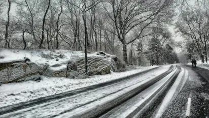 Ще буде похолодання, мокрий сніг і снігова каша: синоптикиня про погоду в Україні - фото