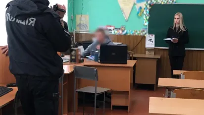 Вчителя з Житомирщини звинуватили в побитті учнів - фото