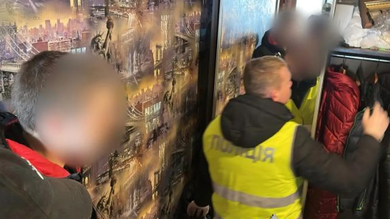 На Київщині затримали шахрая, який наживався на родичах військовополонених 