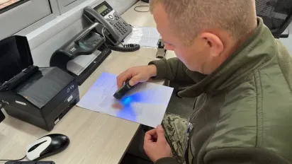 Житель Харківщини "купив трьох дітей", щоб виїхати з України - фото