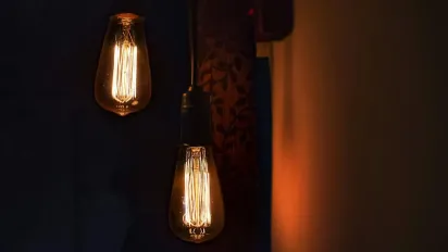 Українці можуть платити за світло на 30% менше: що потрібно для цього зробити - фото