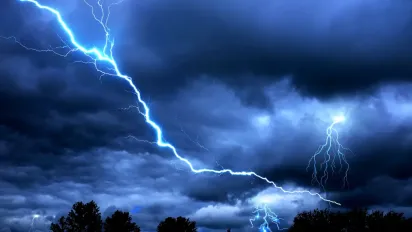 До Україну йдуть перші весняні грози: де та коли гримітиме - фото