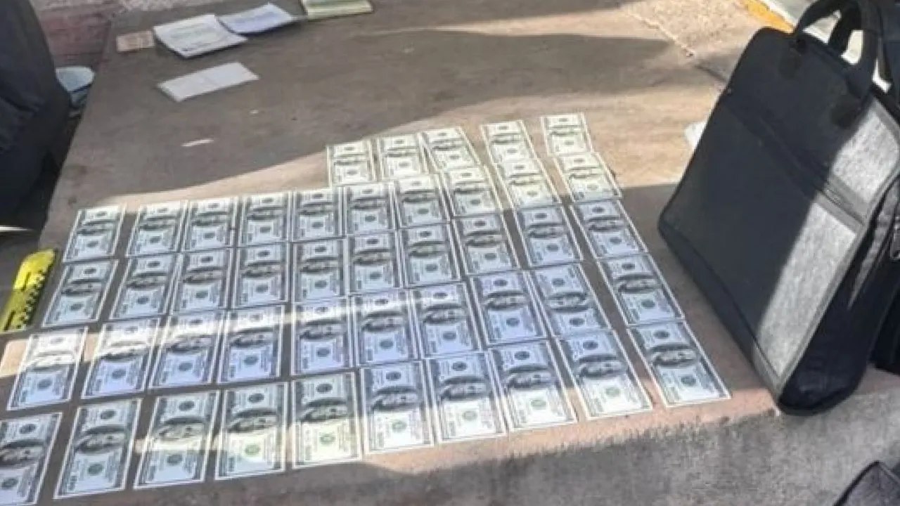 На Закарпатті затримали чоловіка, який за 4500 доларів намагався перевести "клієнта" через кордон 