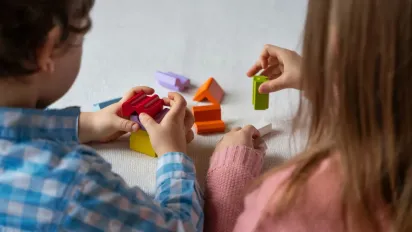 Як грати з дитиною від 0 до 3 років? - фото