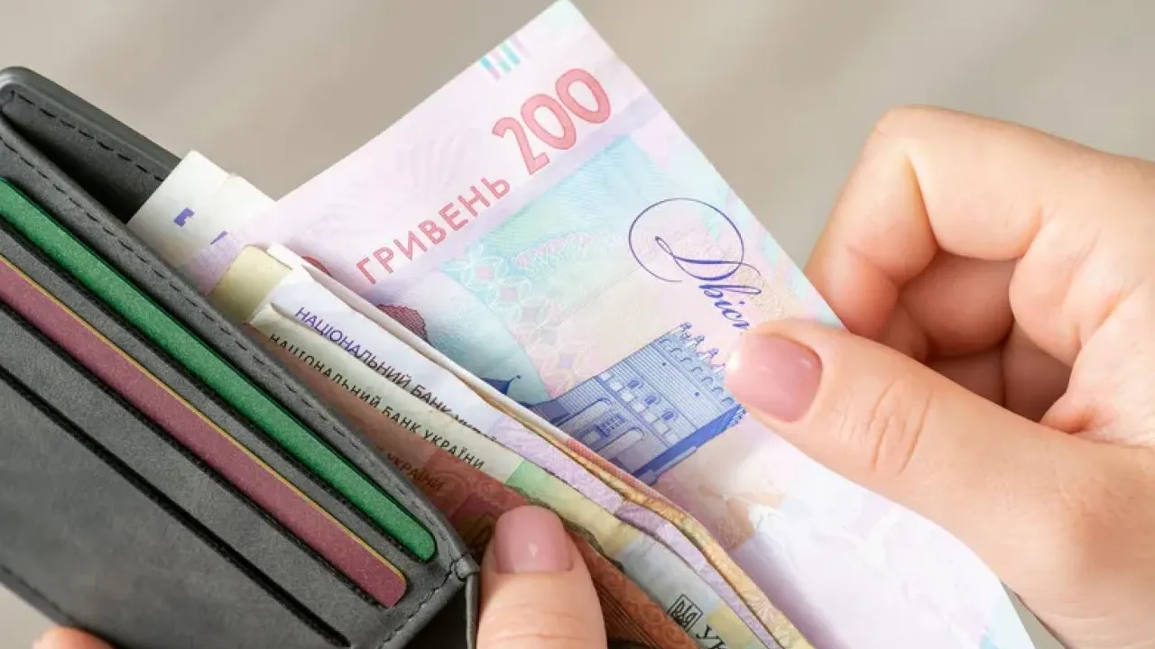 Пенсії в Україні перерахують з 1 квітня: кого зачепить та якою буде виплата 