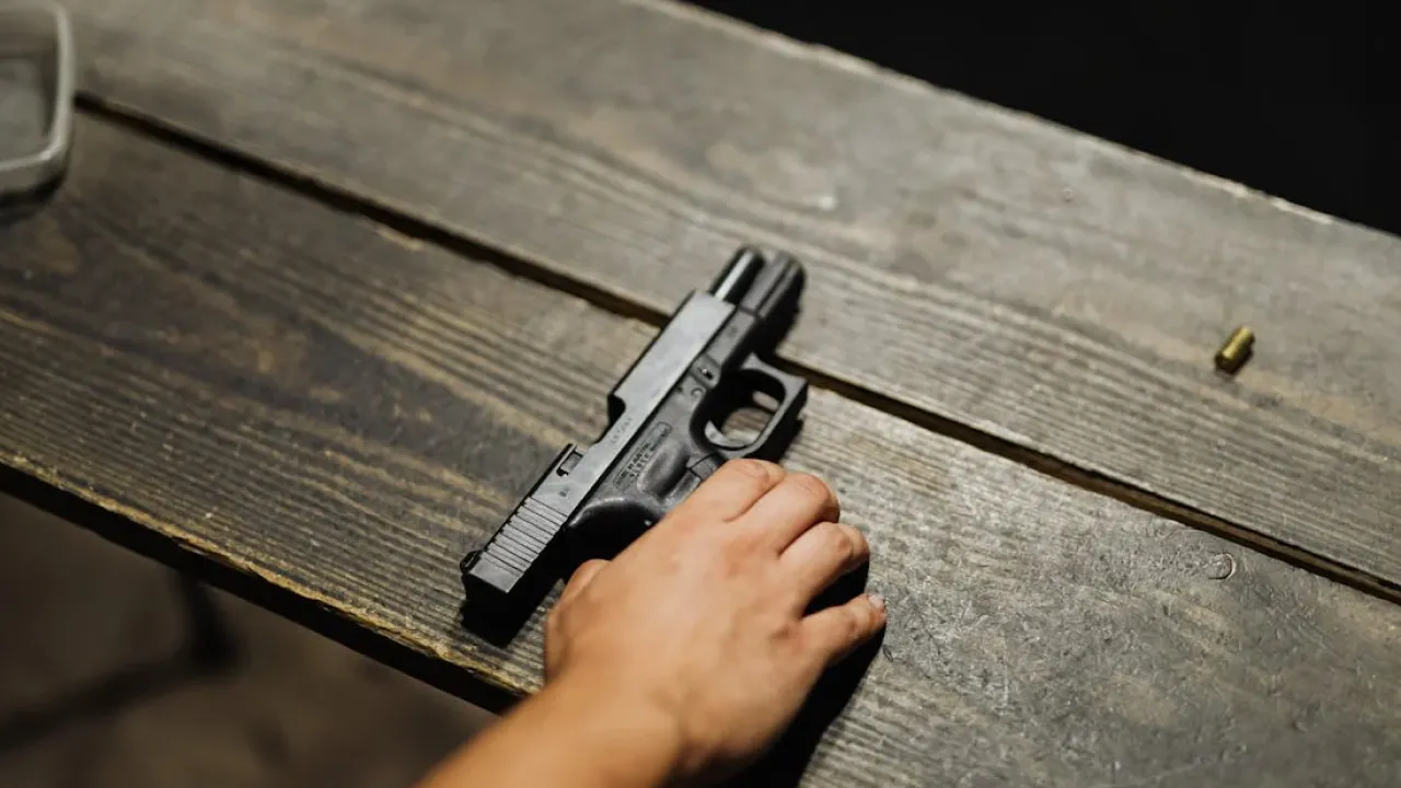 На Волині чоловік тікав від ТЦК із пістолетом у руках 