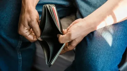 Пенсії не вистачає: як отримати допомогу? - фото