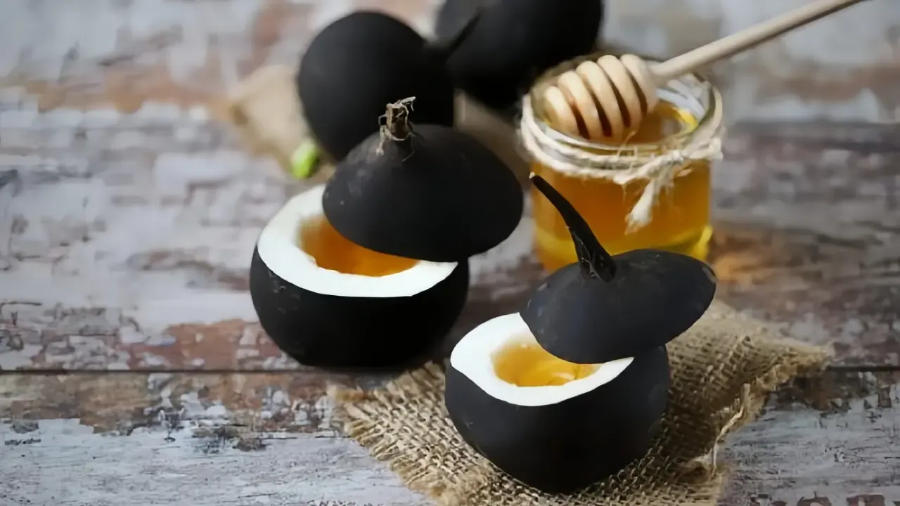 Чорна редька з медом: народний засіб від кашлю чи міф? 