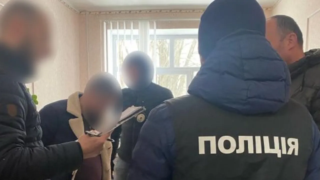 Хабар за статус придатності до служби в забезпеченні: на Сумщині затримали члена ВЛК 