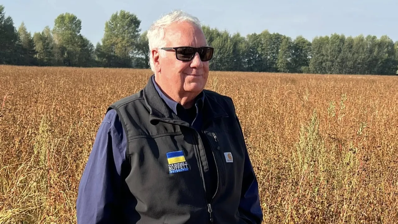 Американський меценат Говард Баффет відновив легендарну харківську друкарню "Фактор-Друк", яку знищили росіяни (ФОТО) 