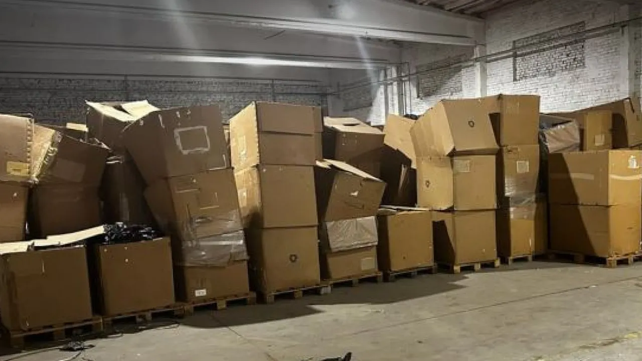 На Київщині викрили підпільний цех з виготовлення сигарет: вилучили товару на 60 млн грн 