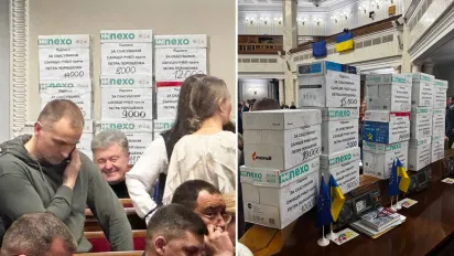 Депутати "Євросолідарності" принесли в залу Верховної Ради ящики з "нібито підписами" в підтримку Порошенка - фото