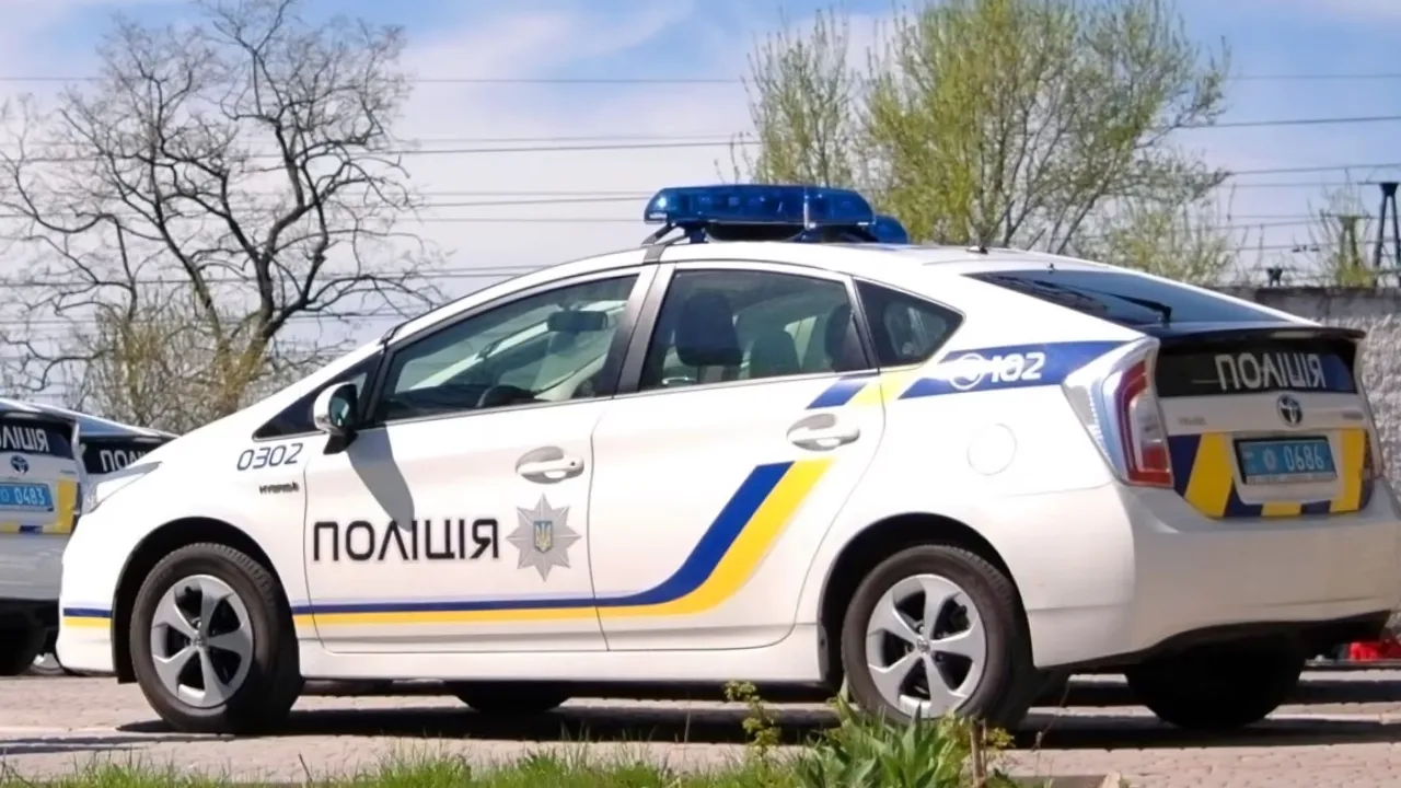 На Полтавщині 14-річна дівчина впала з вікна багатоповерхівки 