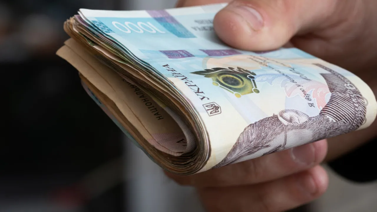 В уряді відповіли, чи підвищуватимуть мінімальну зарплату в 2025 році 