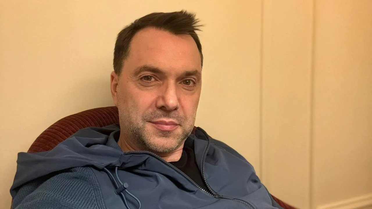 У ЦВК відповіли, чи зможе Арестович балотуватися на посаду президента 