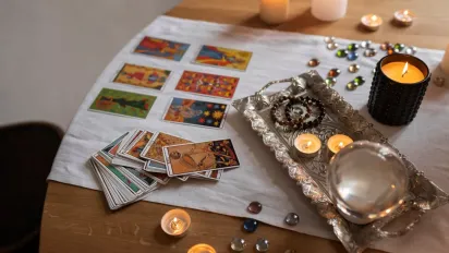 Гороскоп на 2 квітня 2025 року за картами Таро для всіх знаків Зодіаку - фото