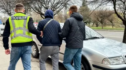 На Рівненщині чоловіка пограбували прямо на вулиці - фото