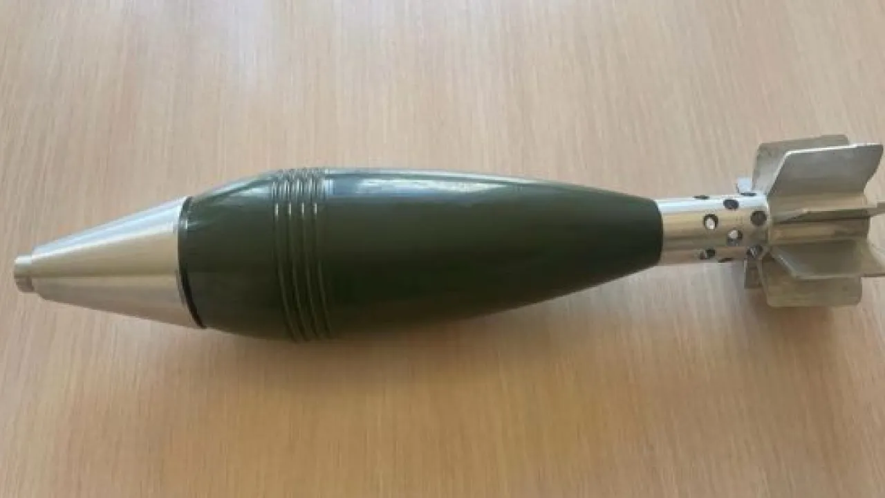 Евакуювали всю школу: на Закарпатті пʼятикласник приніс на уроки макет міни 