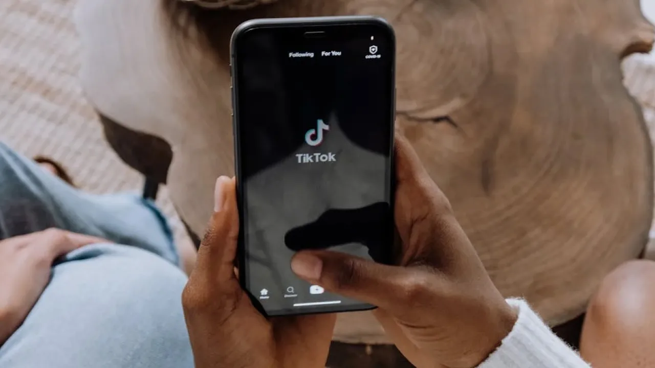 Дві відомі компанії подали заявки на купівлю TikTok 