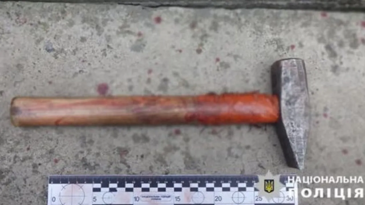 У Києві чоловік напав на рідного брата з молотком 