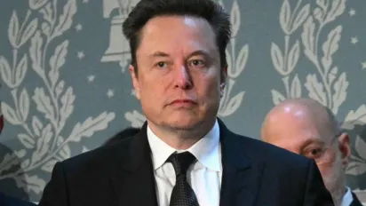 Євросоюз готується запровадити санкції проти соцмережі X Ілона Маска - фото