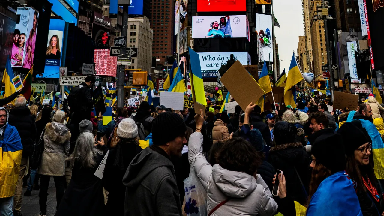 Адміністрація Трампа розіслала українцям наказ покинути США 