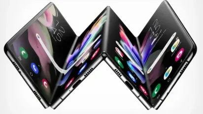 Samsung винайшла смартфон, що складається не один, не два, а цілих чотири рази - фото