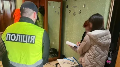 На Львівщині жінка вивезла за кордон двох своїх фіктивних чоловіків - фото