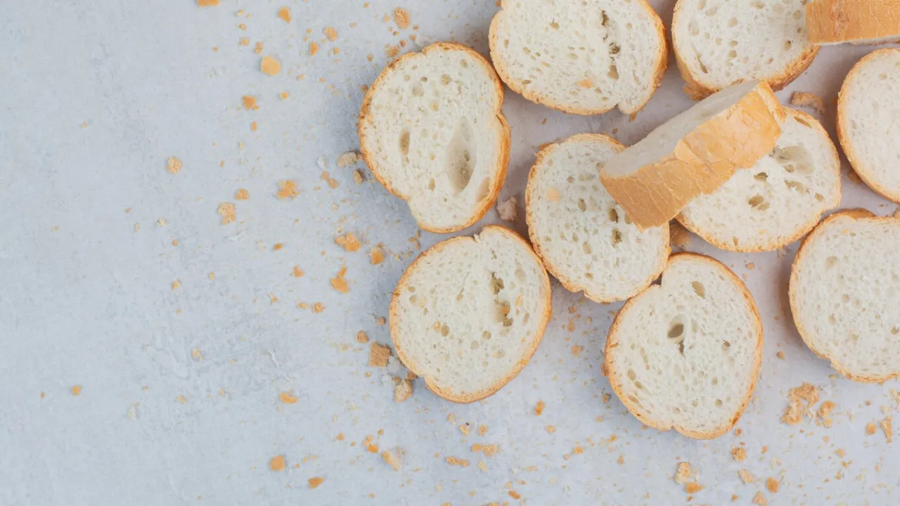 Не викидайте черствий хліб: 9 несподіваних способів його використання 