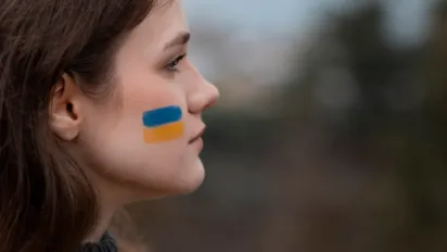 "Добрий день" чи "Доброго дня": як правильно вітатися українською​ - фото