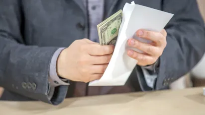 Топ-5 країн із найнижчим рівнем корупції: що сприяє їхньому успіху​ - фото