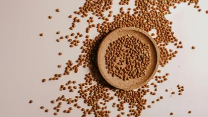 Цей популярний сніданок шкодить здоров’ю: дієтолог розповіла, чому каша — не така вже й корисна - фото