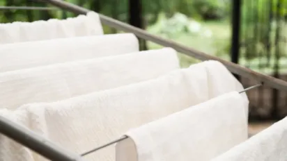 Як відбілити кухонні рушники без шкідливої хімії: прості рецепти з народного досвіду - фото